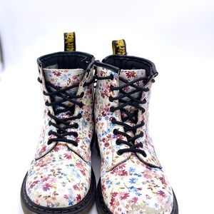 Dr. Martens Girls “DELANY” ankle boots